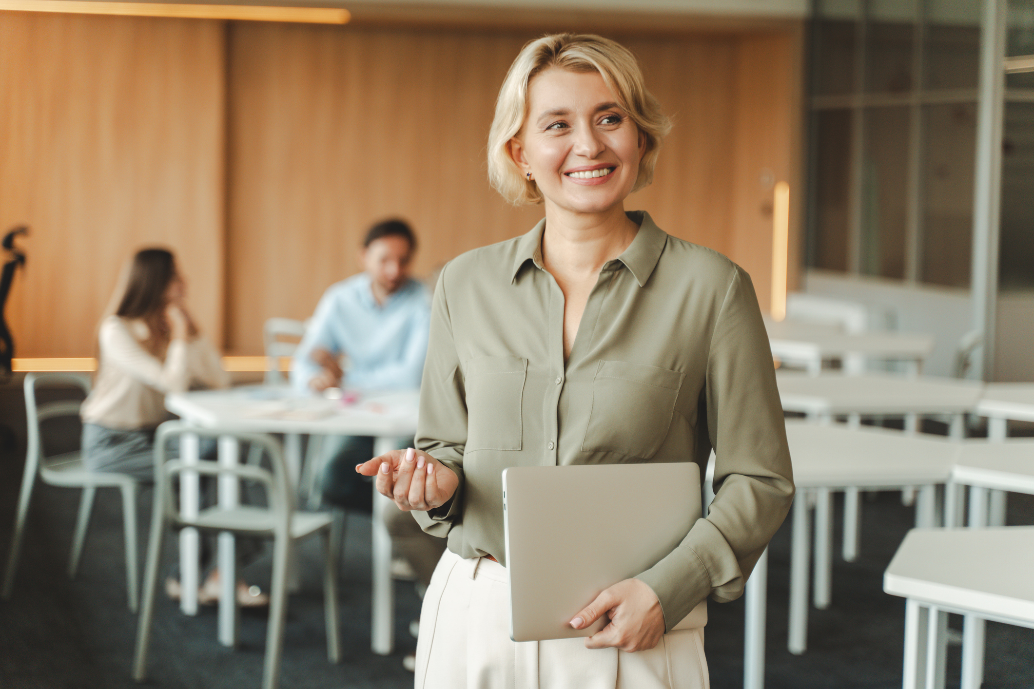 hr medewerker asml kantoor werkoverleg